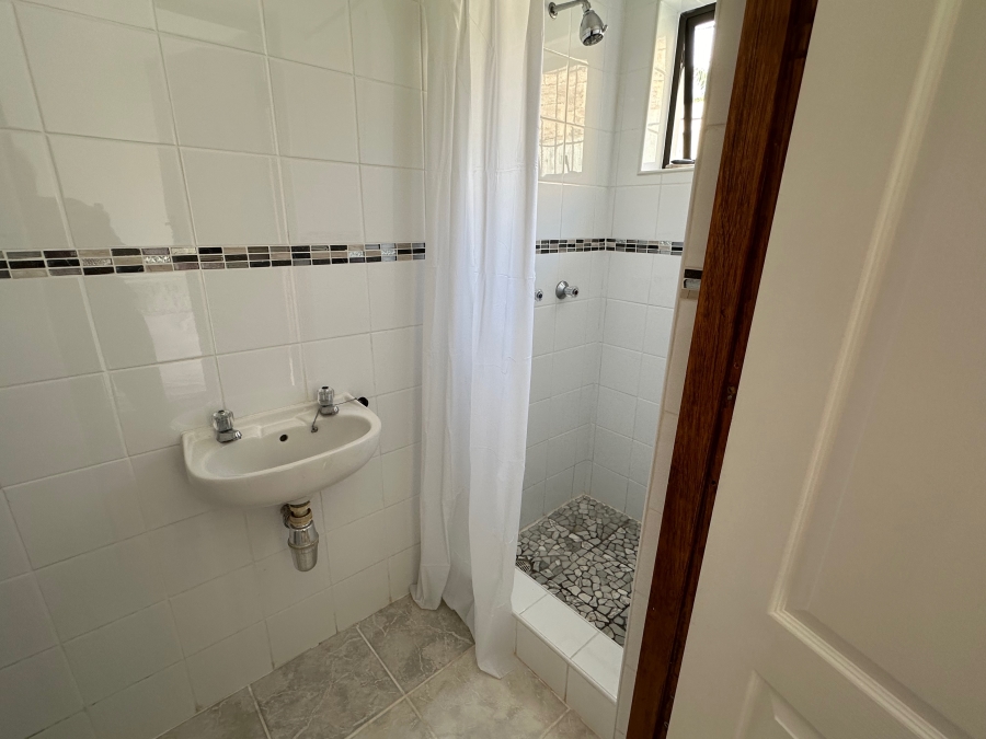 5 Bedroom Property for Sale in Gonubie North Eastern Cape